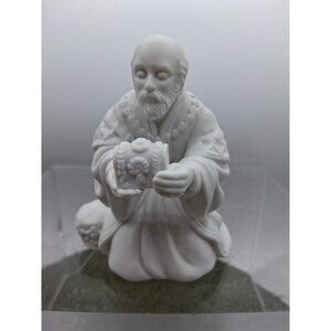 Avon Nativity Collectibles 1982 Kneeling King Figurine Porcelain Matte White Rel